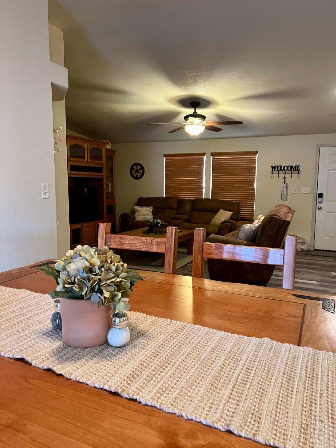 Parker Strip Pool House With Game Room! Exterior photo
